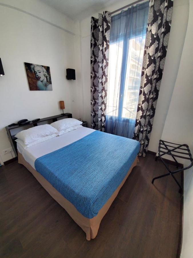 ז'ואן-לה-פינס Brit Hotel Colbert מראה חיצוני תמונה