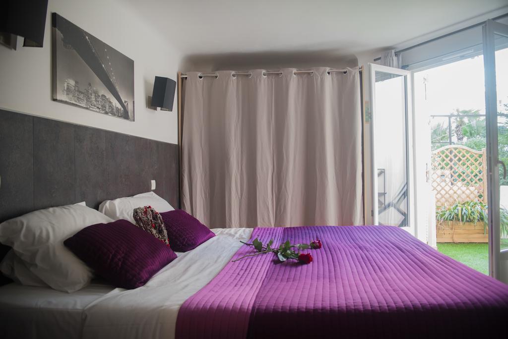 ז'ואן-לה-פינס Brit Hotel Colbert מראה חיצוני תמונה