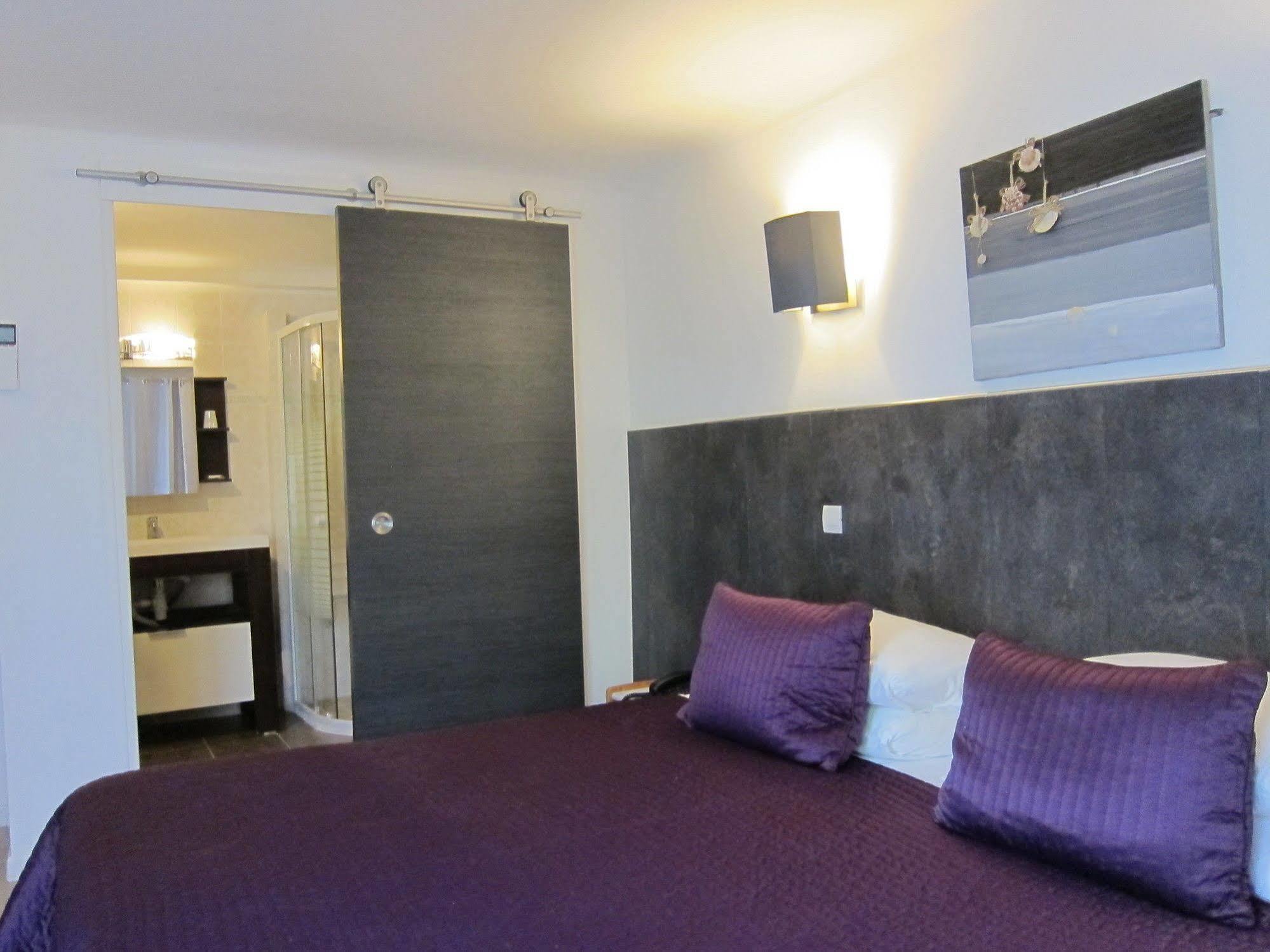 ז'ואן-לה-פינס Brit Hotel Colbert מראה חיצוני תמונה