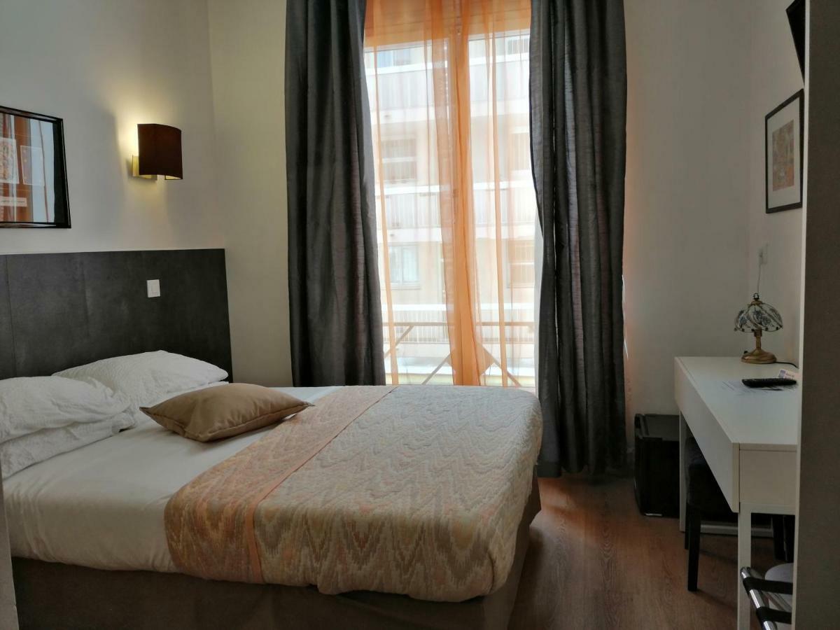 ז'ואן-לה-פינס Brit Hotel Colbert מראה חיצוני תמונה